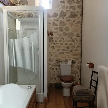 Les Logis De Lestiac Bed and Breakfast Buitenkant foto