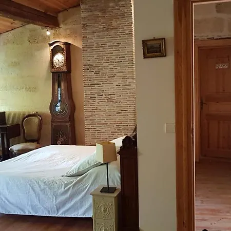 Les Logis De Lestiac Bed and Breakfast Buitenkant foto